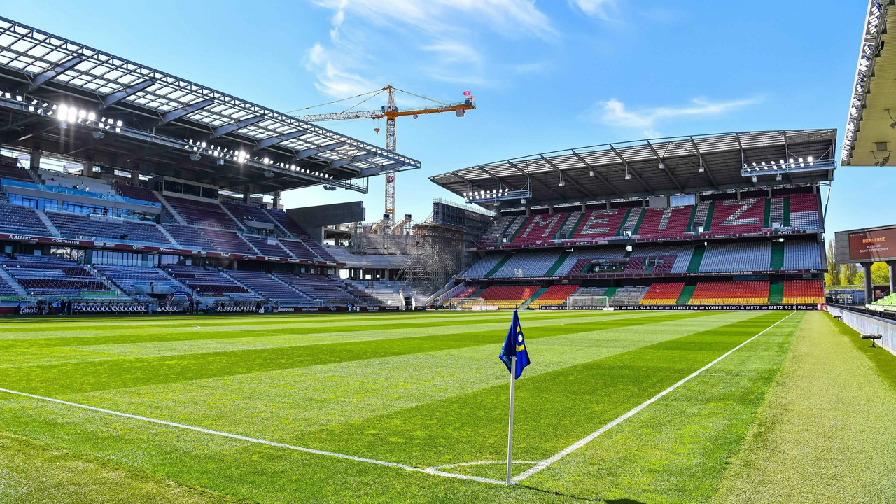 Sân vận động Stade Saint Symphorien - Sân nhà của câu lạc bộ Metz