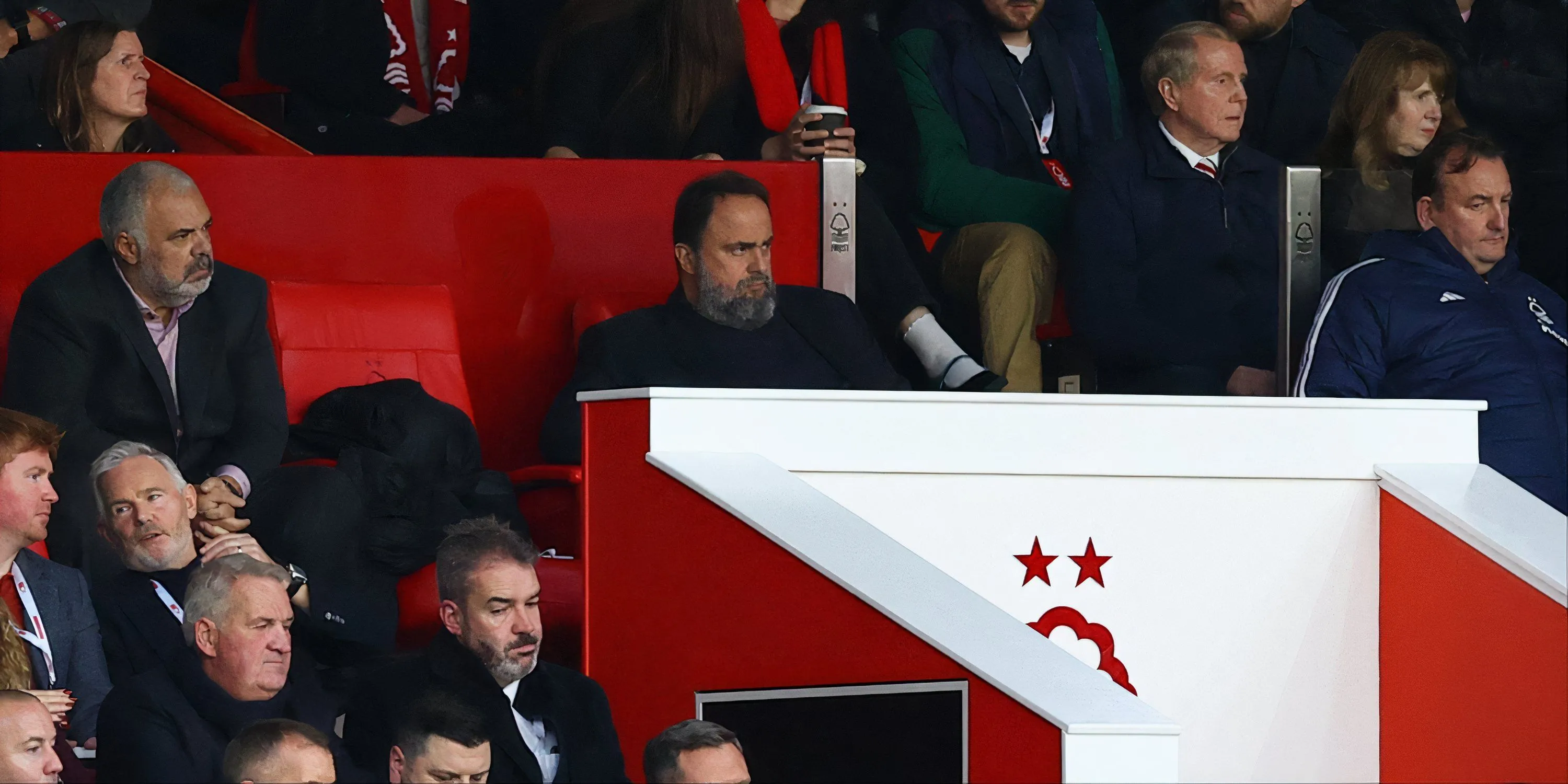 Chủ tịch Evangelos Marinakis và tham vọng tài chính của Nottingham Forest