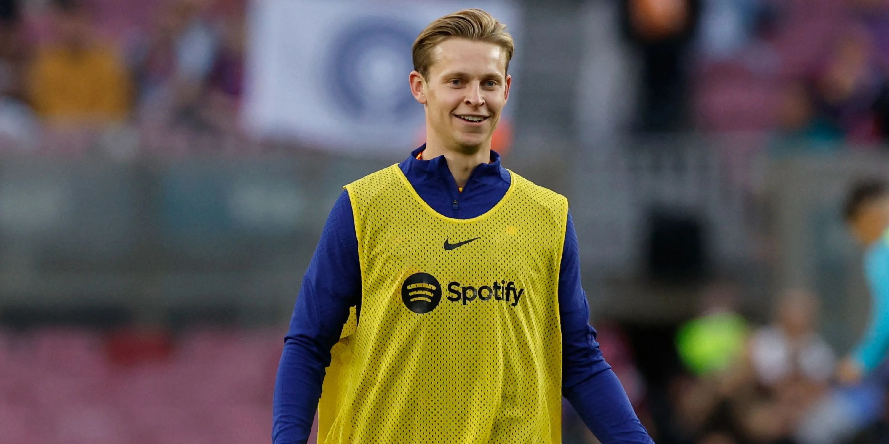Frenkie de Jong thi đấu cho Barcelona - mục tiêu tiềm năng của Man City