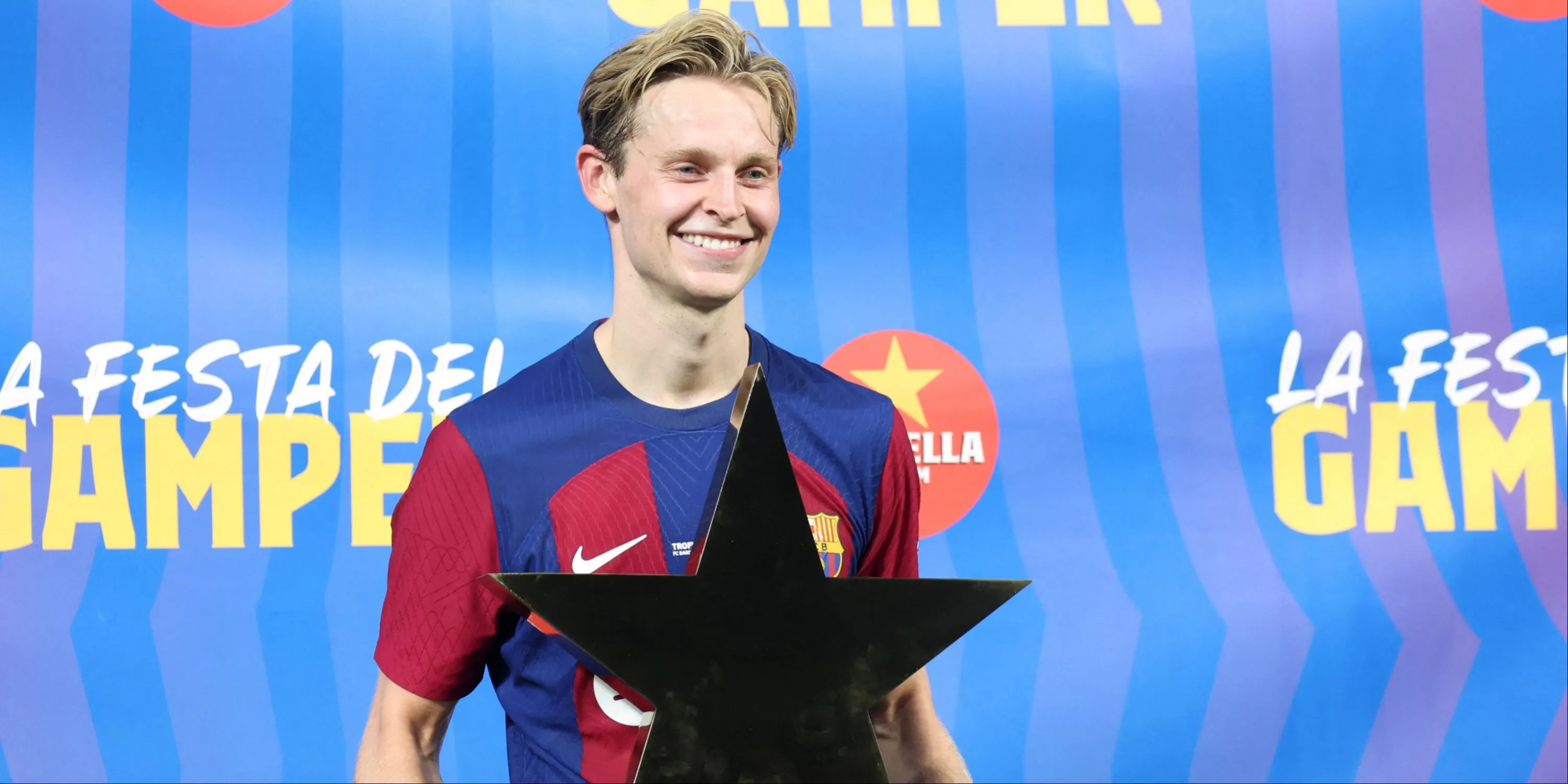 Frenkie de Jong trong màu áo Barcelona - tiền vệ được nhiều CLB Premier League săn đón