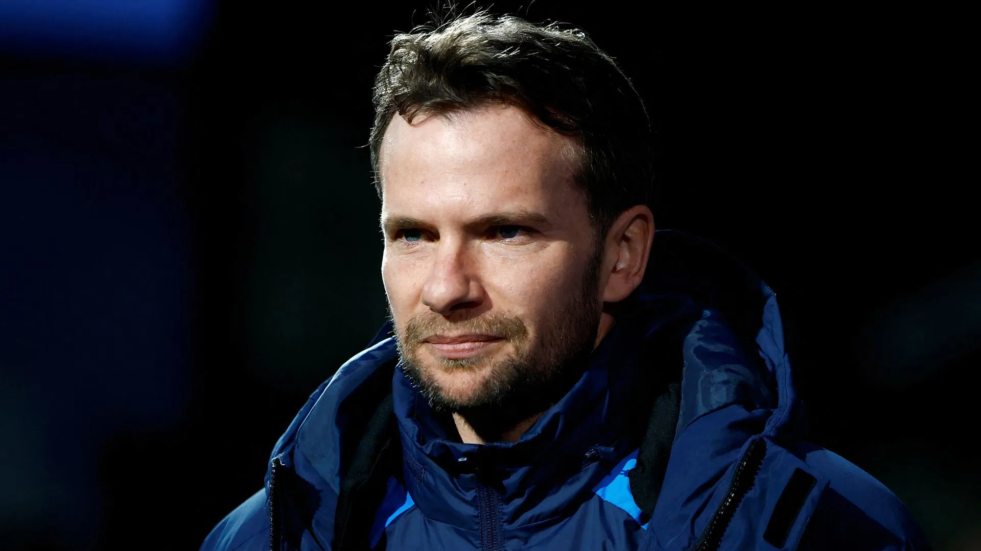 Huấn luyện viên Tom Cleverley, người tiền nhiệm của Paulo Pezzolano tại Watford