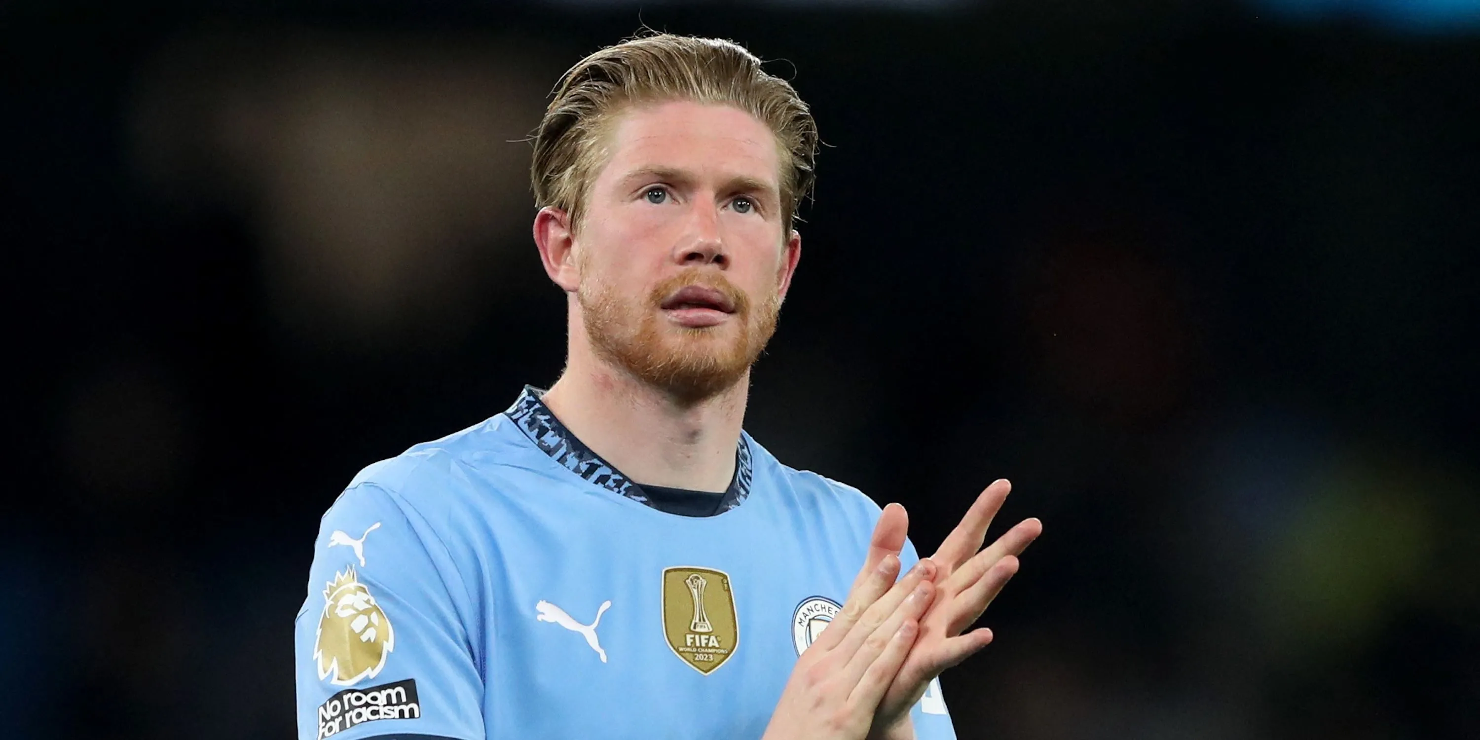 Kevin De Bruyne ăn mừng cùng Manchester City sau trận đấu