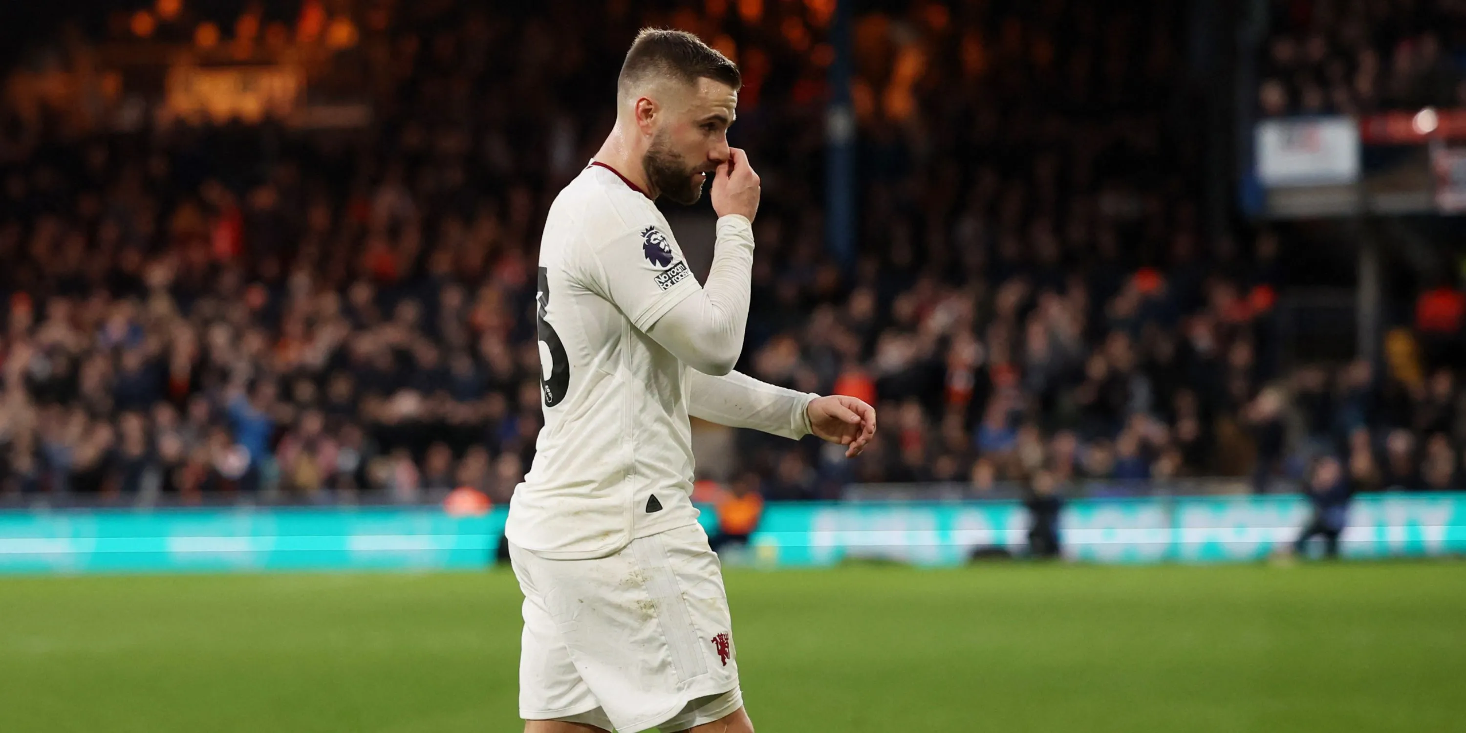 Luke Shaw thi đấu cho Man United trong một trận đấu trước đó