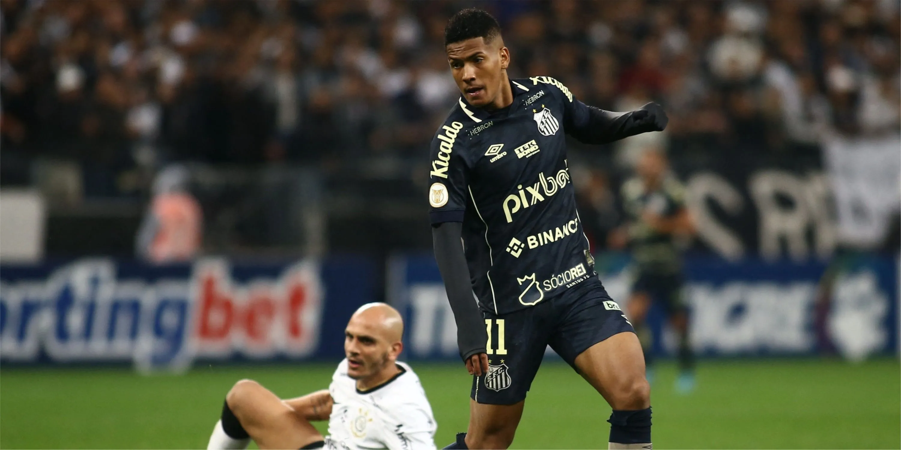 Tài năng trẻ người Brazil Angelo Gabriel gia nhập Chelsea từ Santos