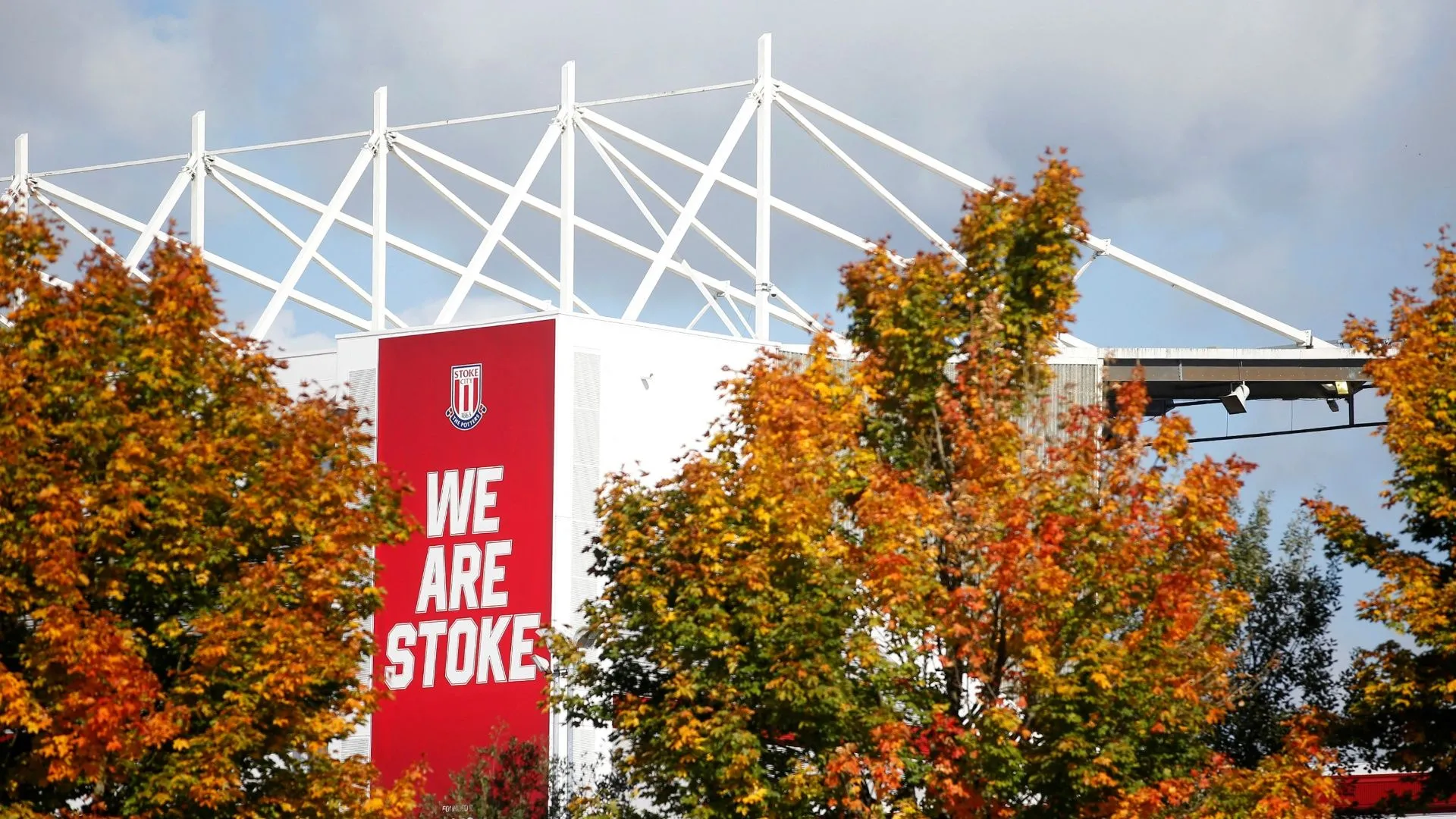 Hình ảnh liên quan đến logo và người hâm mộ Stoke City