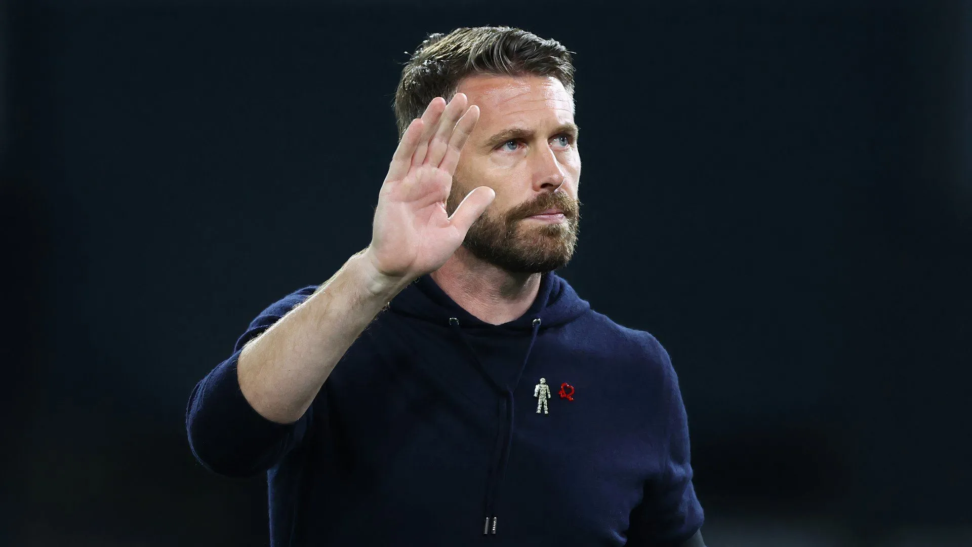 HLV Rob Edwards chỉ đạo tại Luton Town, đội bóng ông từng dẫn dắt thành công thăng hạng Championship