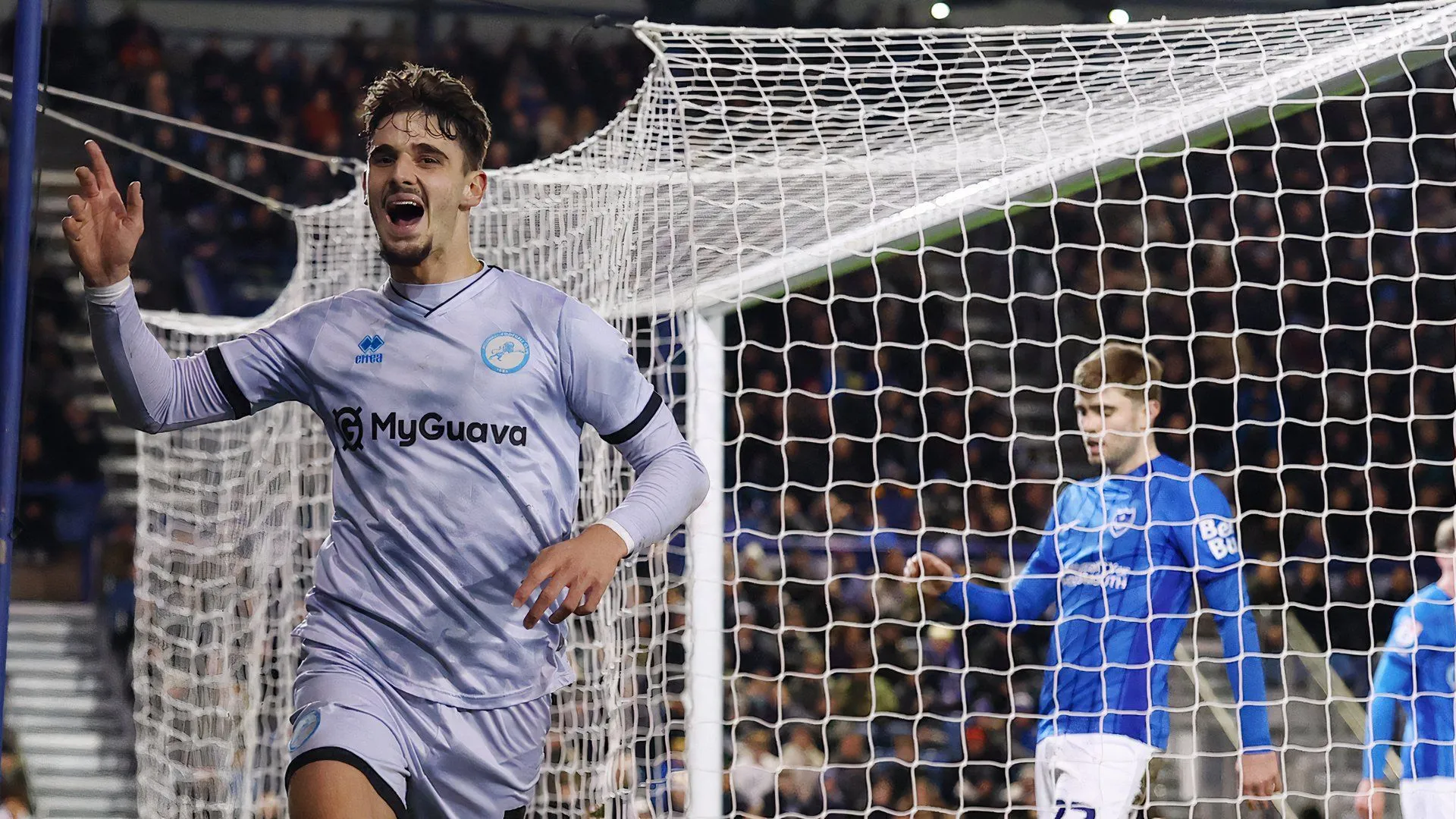 Mihailo Ivanovic thi đấu cho Millwall, cho thấy sự tiến bộ nhanh chóng dưới thời HLV Alex Neil