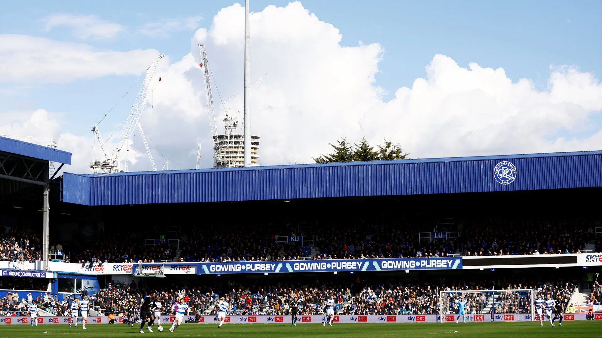 Sân vận động Loftus Road của câu lạc bộ QPR