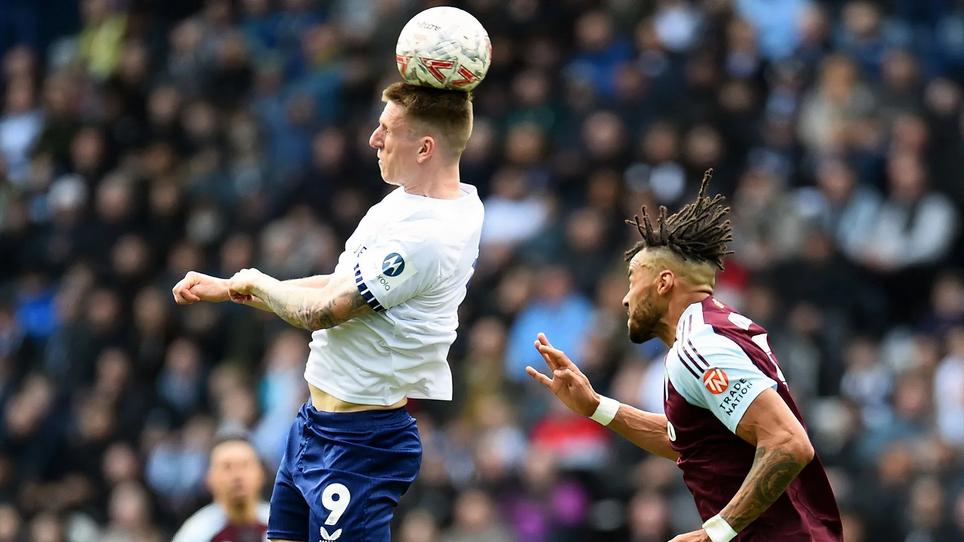 Tiền đạo Emil Riis của Preston North End, mục tiêu chuyển nhượng của Sheffield United