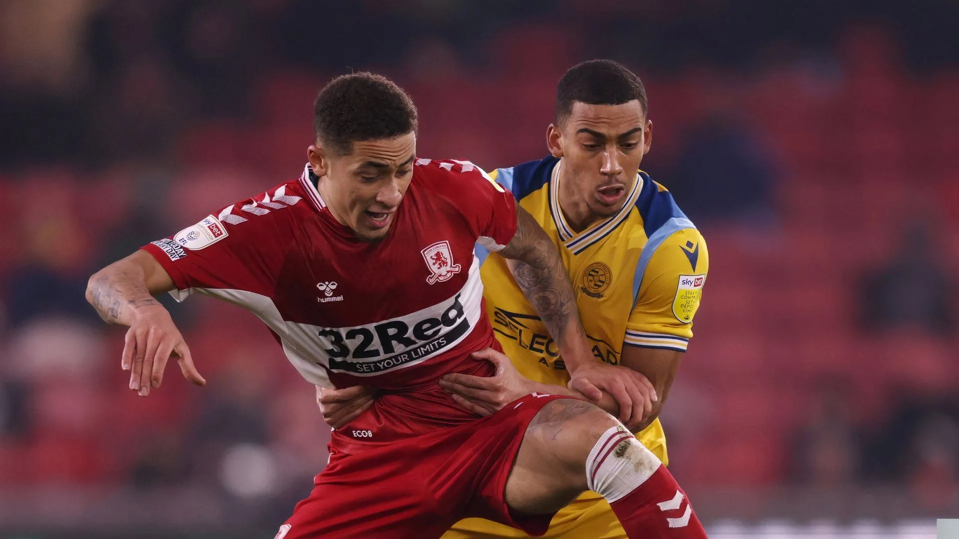 Tiền vệ Andy Rinomhota trong màu áo Cardiff City