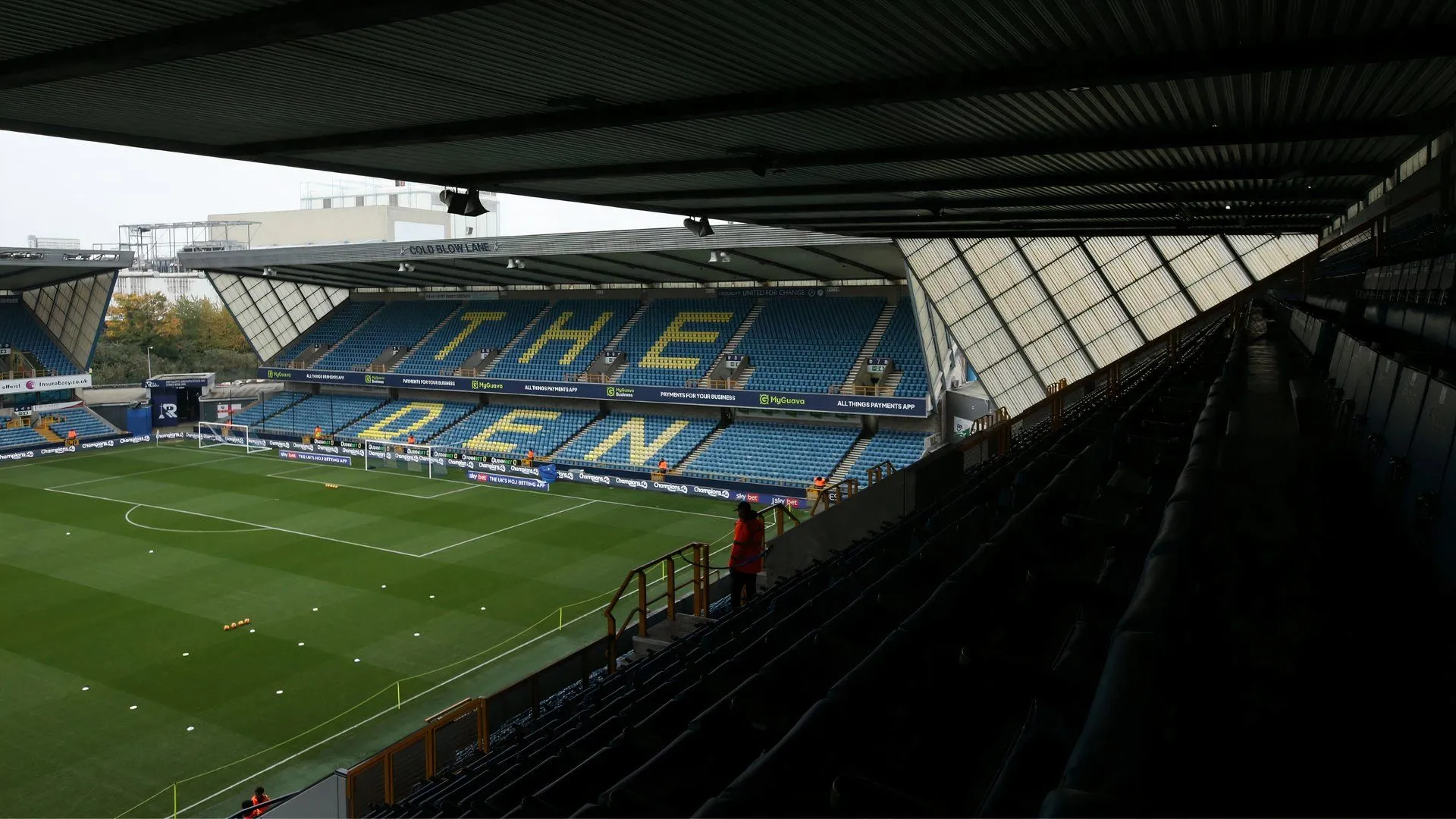 Toàn cảnh sân vận động The Den của câu lạc bộ Millwall