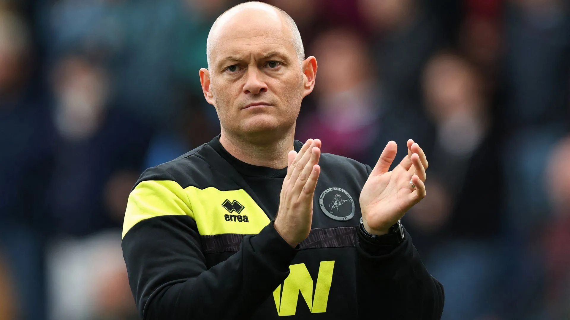 HLV Alex Neil chỉ đạo tại Millwall