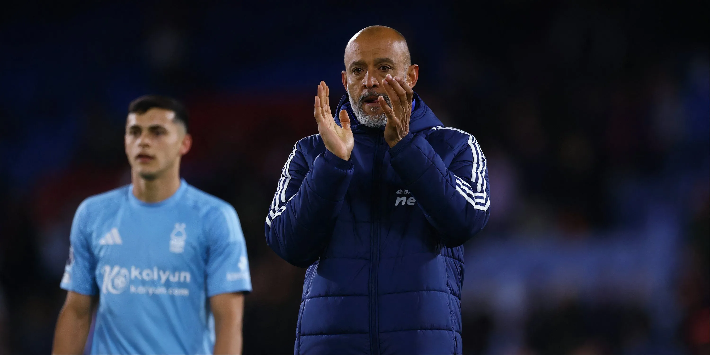 Huấn luyện viên Nuno Espirito Santo của Nottingham Forest trong bối cảnh đội bóng đang tích cực trên thị trường chuyển nhượng để nâng cấp đội hình.