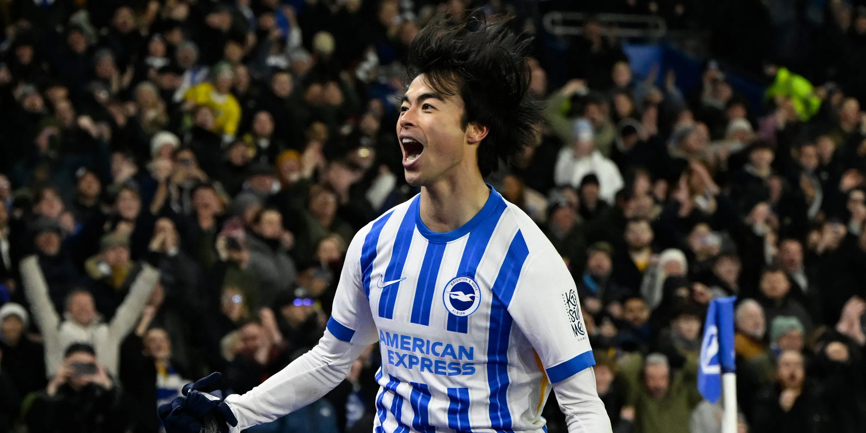 Kaoru Mitoma của Brighton được liên hệ với Chelsea