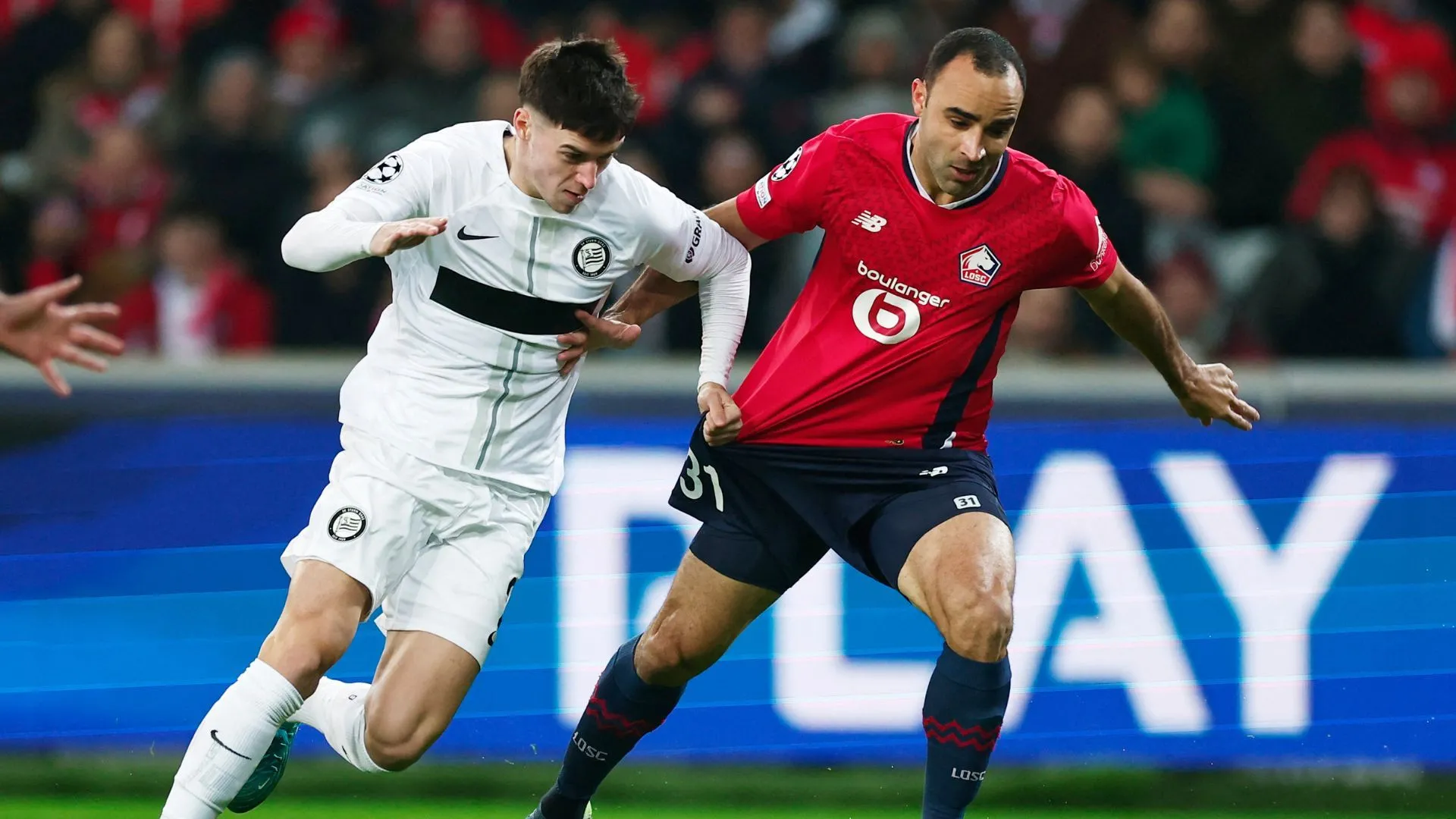 Max Johnston thi đấu đầy năng lượng cho Sturm Graz, cầu thủ 21 tuổi được Watford nhắm đến
