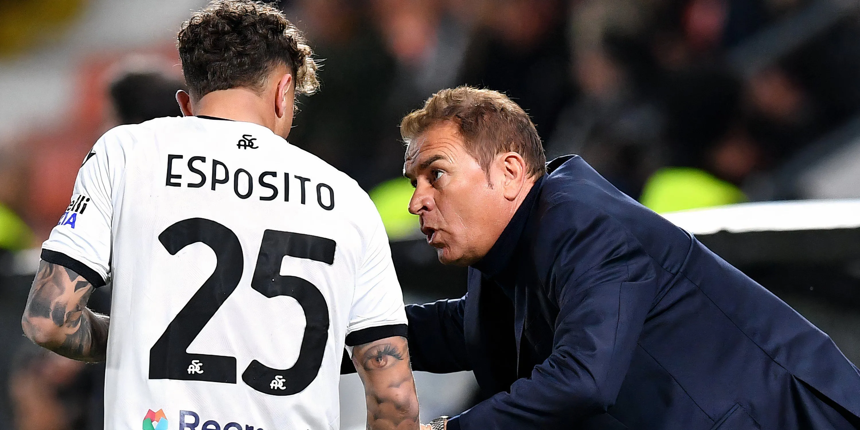 Salvatore Esposito trong trận đấu cho Spezia