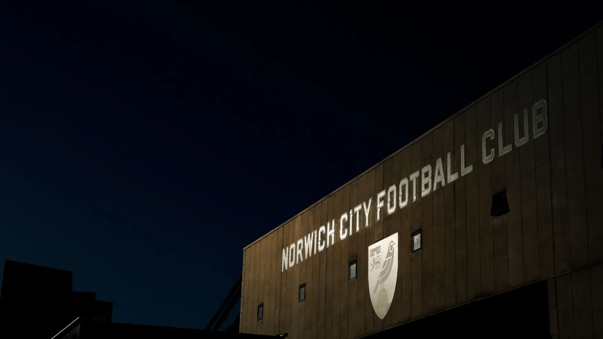 Sân vận động Carrow Road của Norwich City, nơi Mathias Kvistgaarden sẽ thi đấu ở Championship