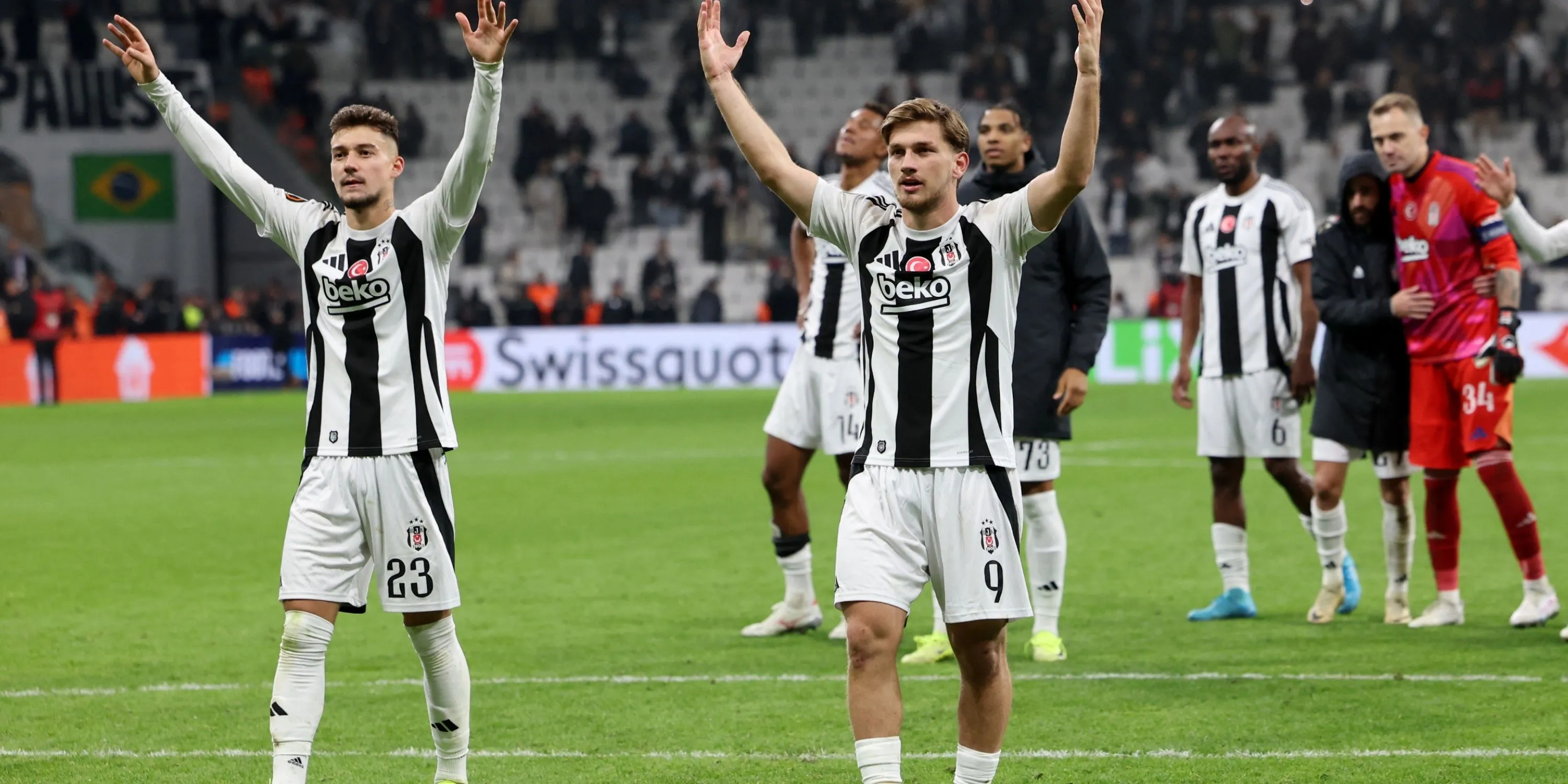 Semih Kılıçsoy thi đấu cho Besiktas, cầu thủ tiềm năng được Aston Villa theo đuổi.