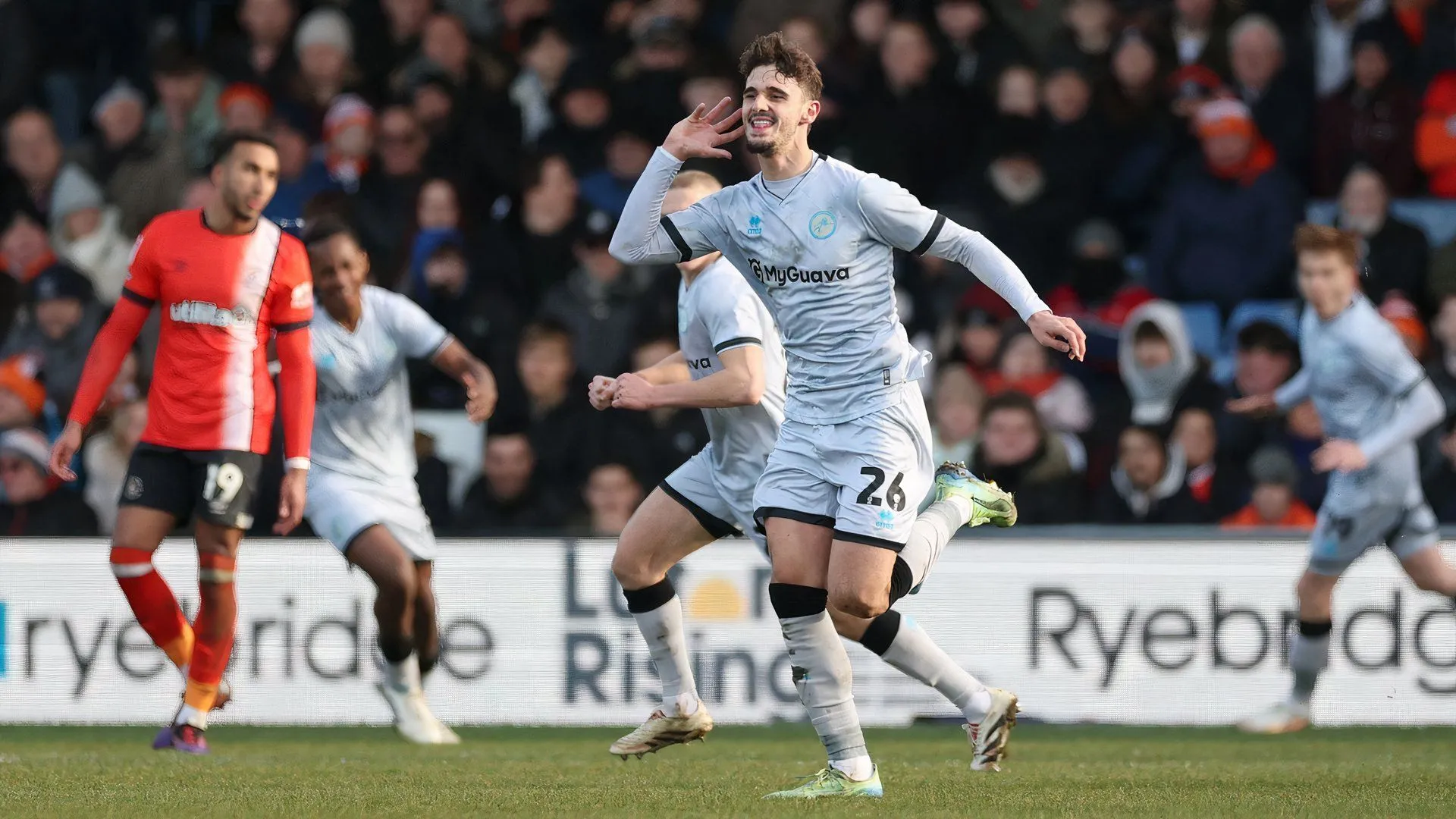 Tiền đạo trẻ Mihailo Ivanovic tỏa sáng với bàn thắng cho Millwall