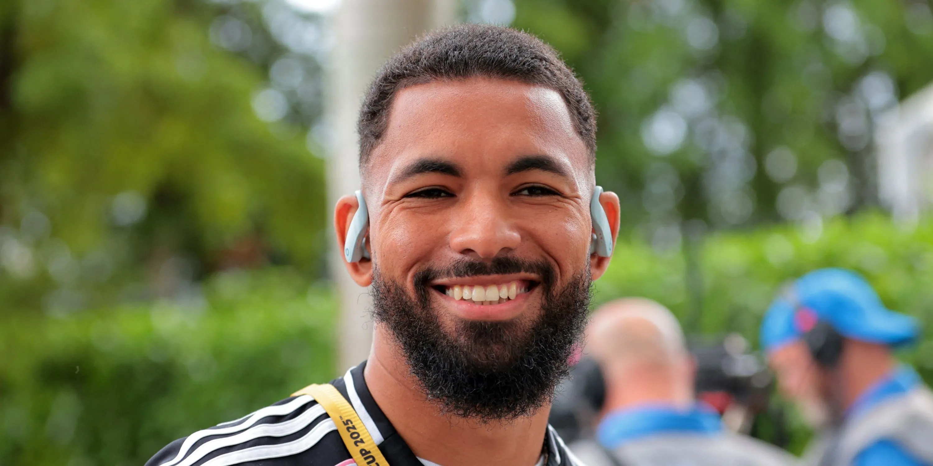Tiền vệ Douglas Luiz thi đấu cho Juventus