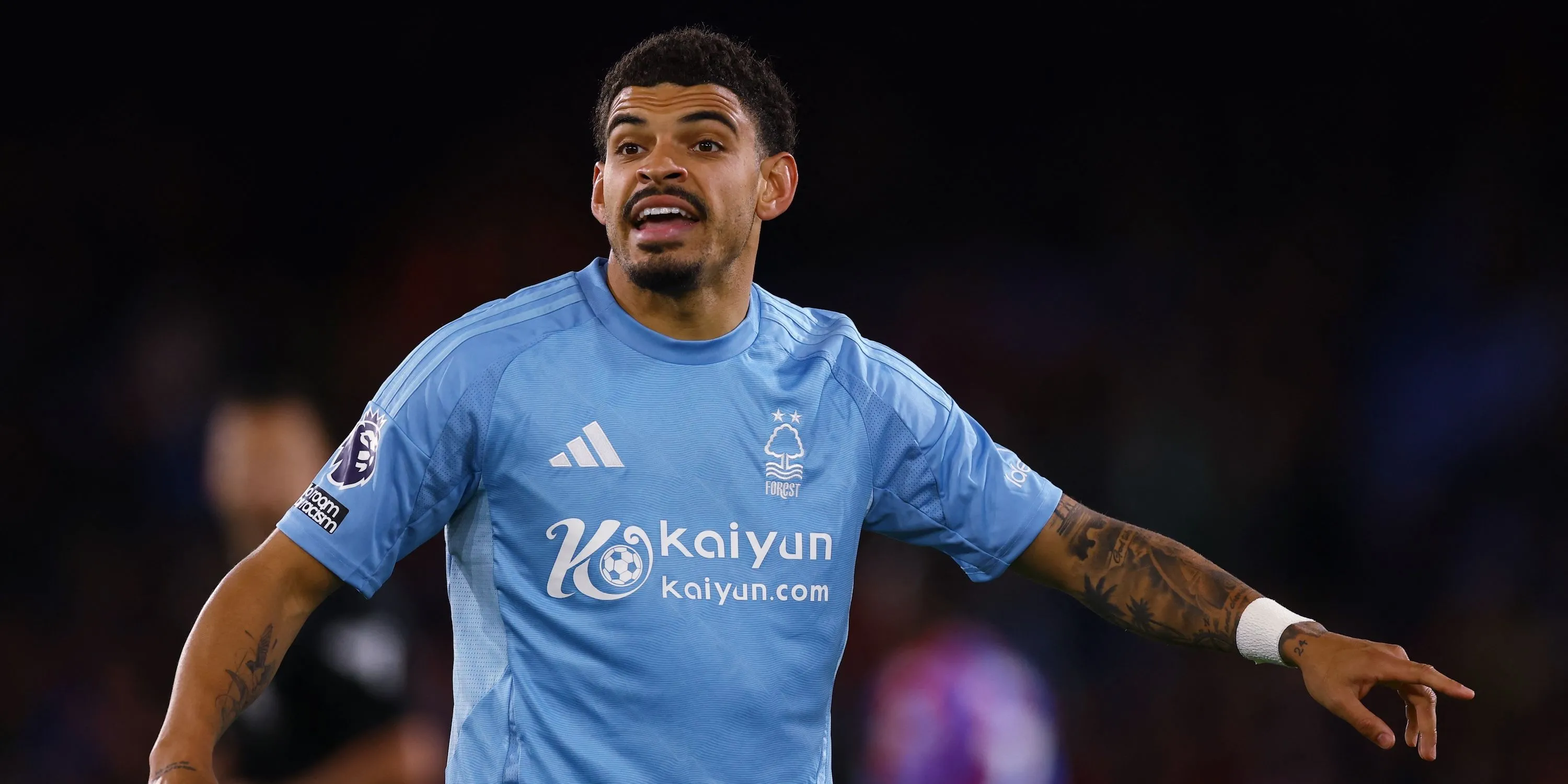 Tiền vệ Morgan Gibbs-White trong trận đấu của Nottingham Forest