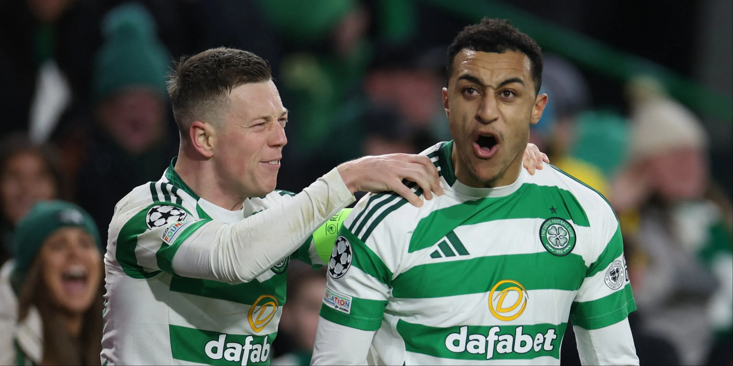 Adam Idah của Celtic đối đầu với đồng đội cũ Callum McGregor