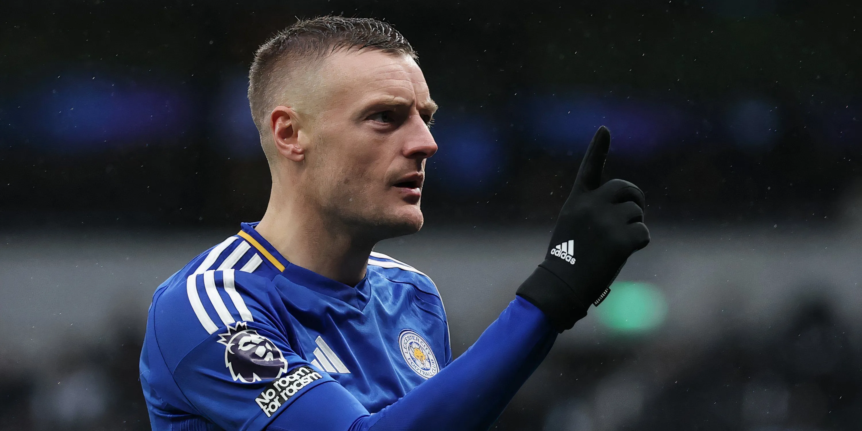 Jamie Vardy ăn mừng bàn thắng trong trận đấu ở Premier League cùng Leicester City