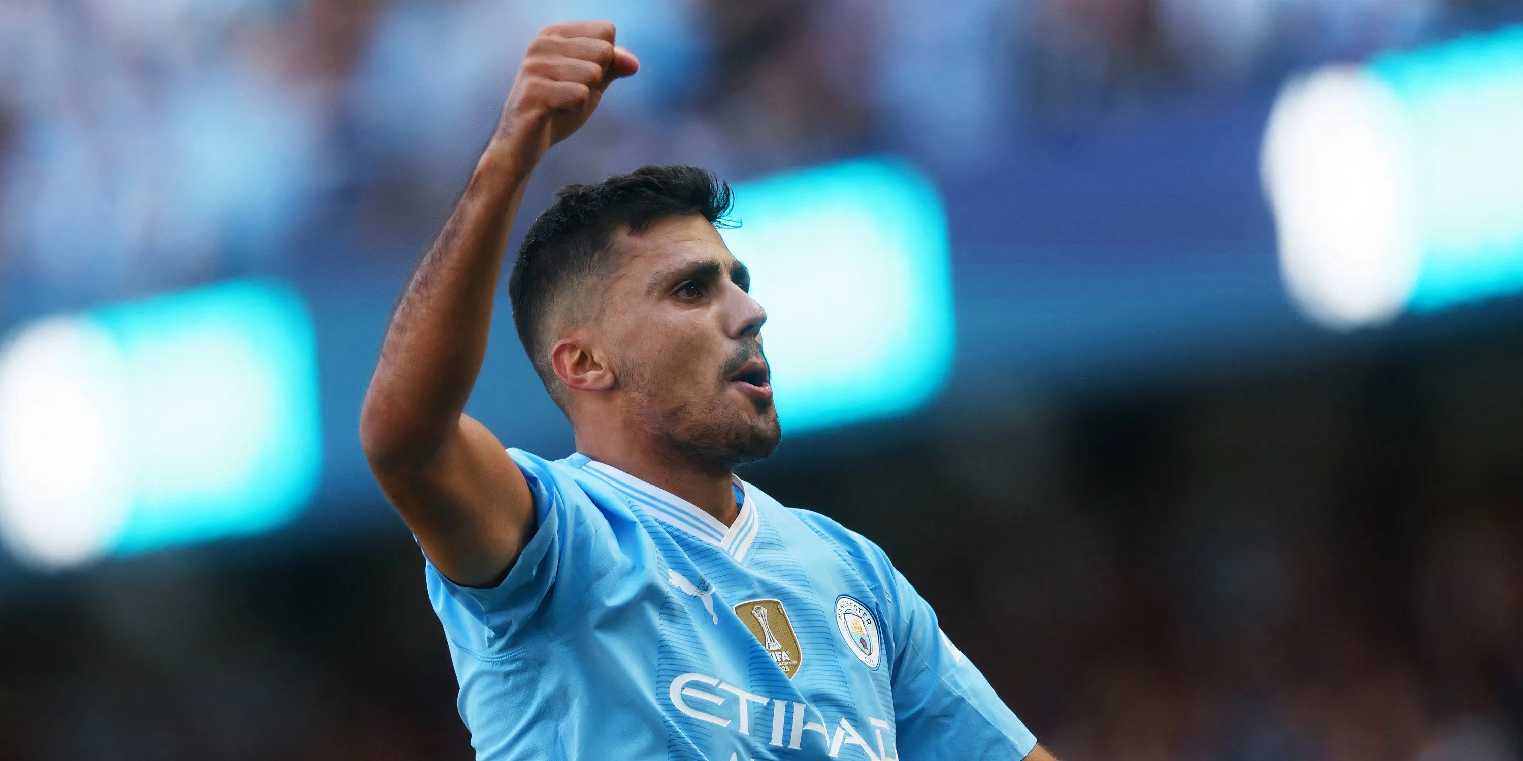Rodri của Manchester City ăn mừng, hình mẫu tiền vệ phòng ngự mà Manchester United đang tìm kiếm trên thị trường chuyển nhượng.