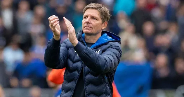 HLV Oliver Glasner khen Declan Rice đã phong tỏa Ismaila Sarr trong trận gặp Arsenal.